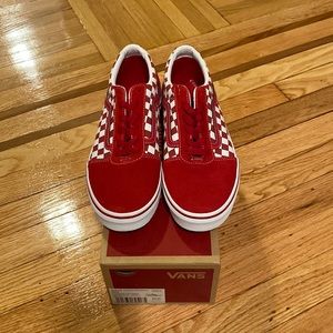 Brand New Vans Red and White Checkered Sneaker in Size 6 1/2 YOUTH